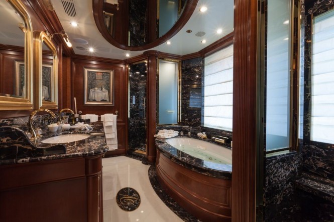 Superyacht PRIDE -  Master Ensuite